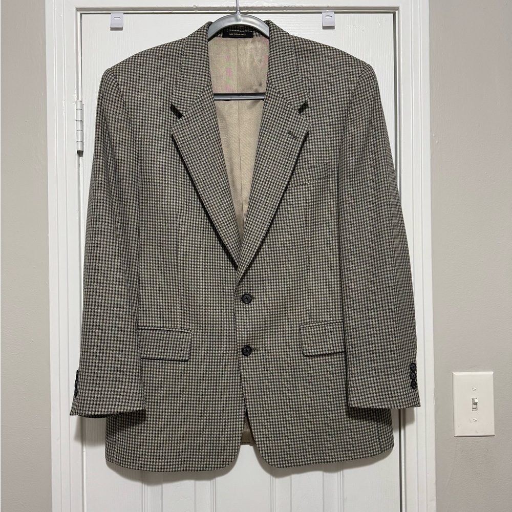 Vintage Monsieur Givenchy men’s blazer. Size 42R.